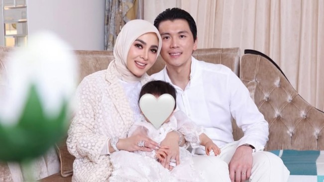 Syahrini dan Baby R Rayakan Ulang Tahun Bersama, Pulang Kampung Naik Private Jet